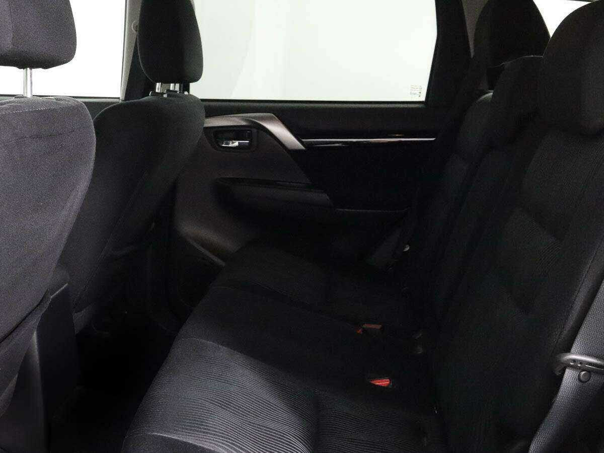 Митсубиши Паджеро Спорт б/у, 2017, Автоматическая. Фото: #7