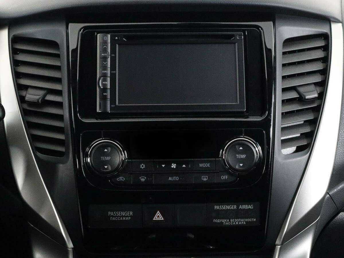 Митсубиши Паджеро Спорт б/у, 2017, Автоматическая. Фото: #10