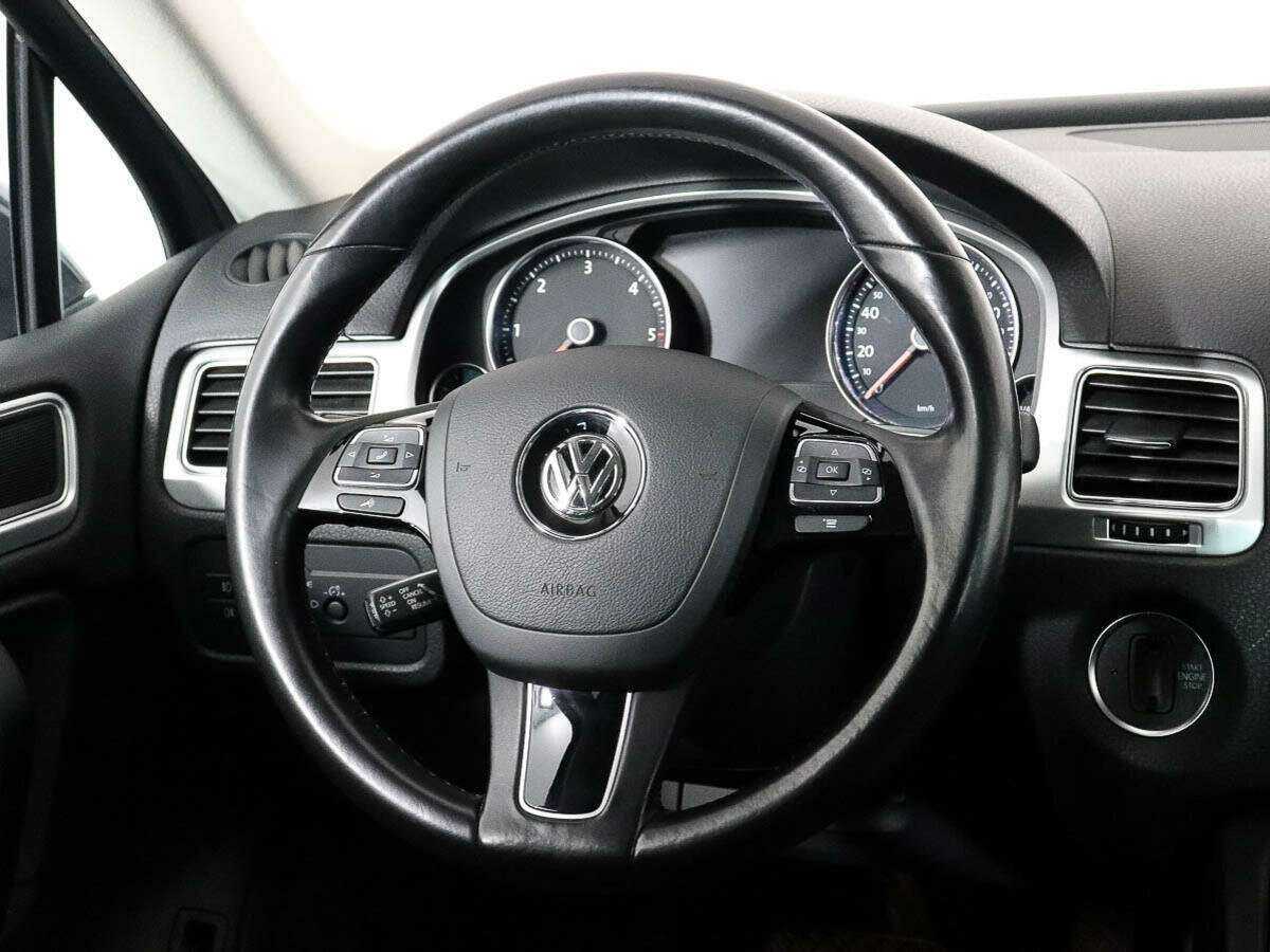 Volkswagen Touareg б/у, 2016, Автоматическая. Фото: #10