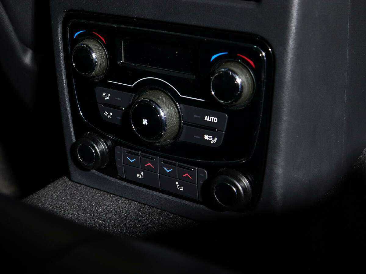 Jaguar XF б/у, 2018, Автоматическая. Фото: #15