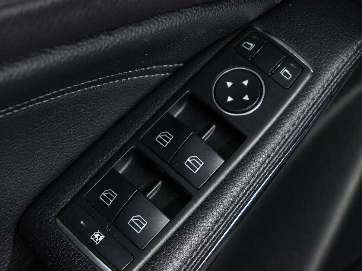 Mercedes-Benz A-Класс б/у, 2013, Роботизированная. Фото: #16