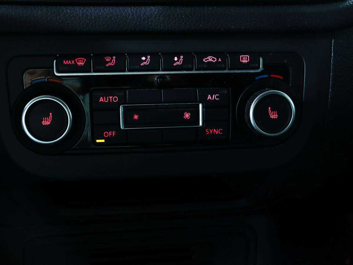 Volkswagen Tiguan б/у, 2012, Автоматическая. Фото: #17