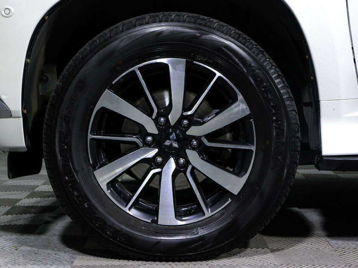 Митсубиши Паджеро Спорт б/у, 2018, Автоматическая. Фото: #12