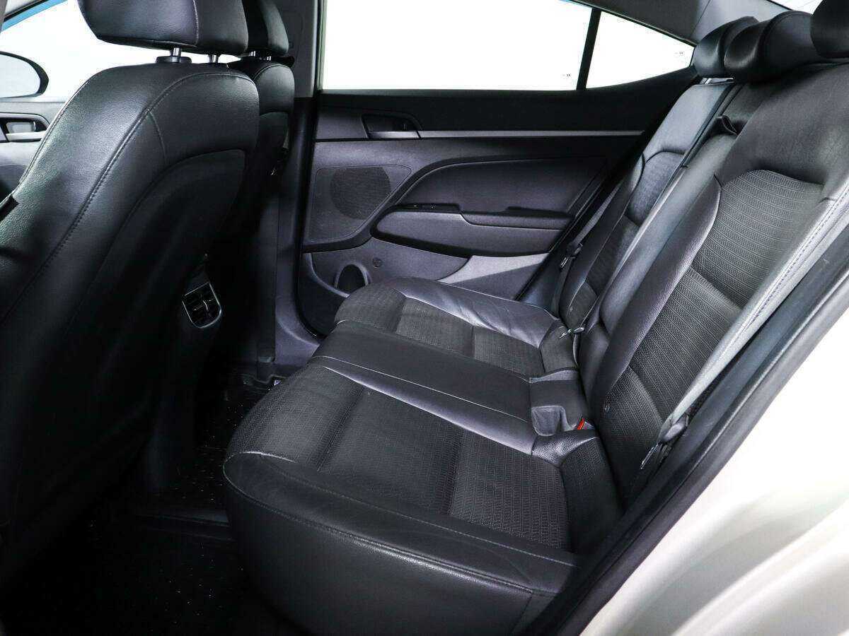 Hyundai Elantra б/у, 2018, Автоматическая. Фото: #9