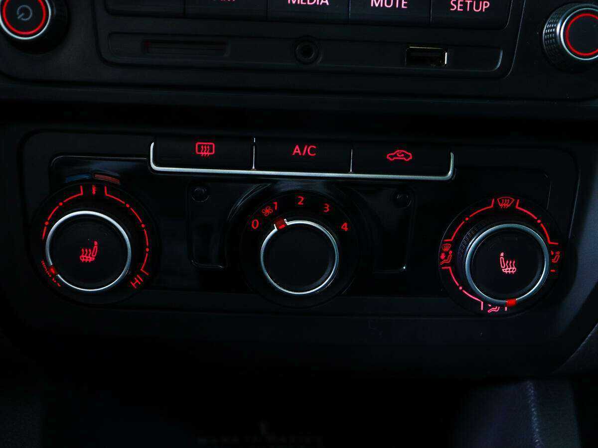 Volkswagen Jetta б/у, 2016, Автоматическая. Фото: #14