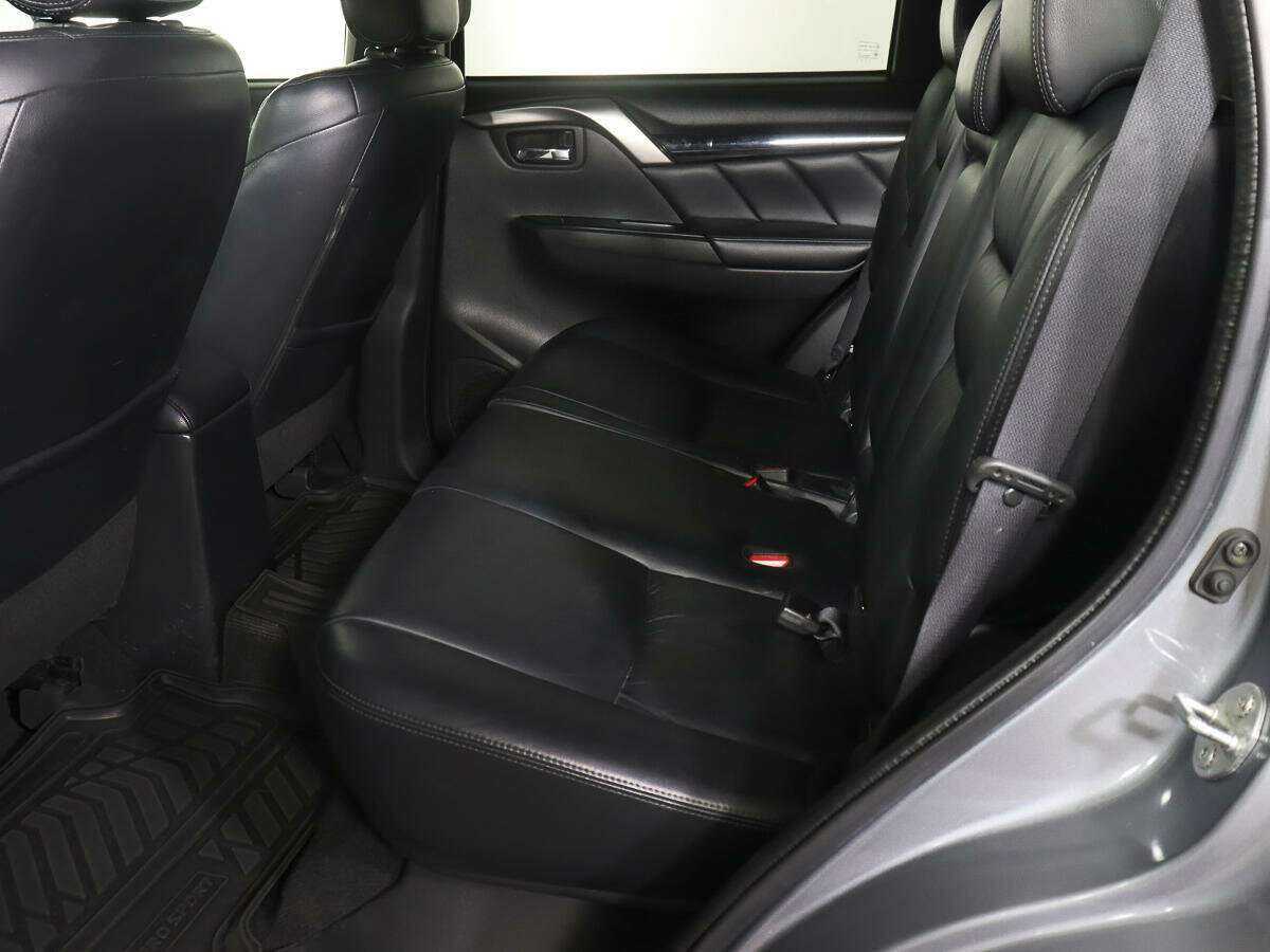 Митсубиши Паджеро Спорт б/у, 2017, Автоматическая. Фото: #8