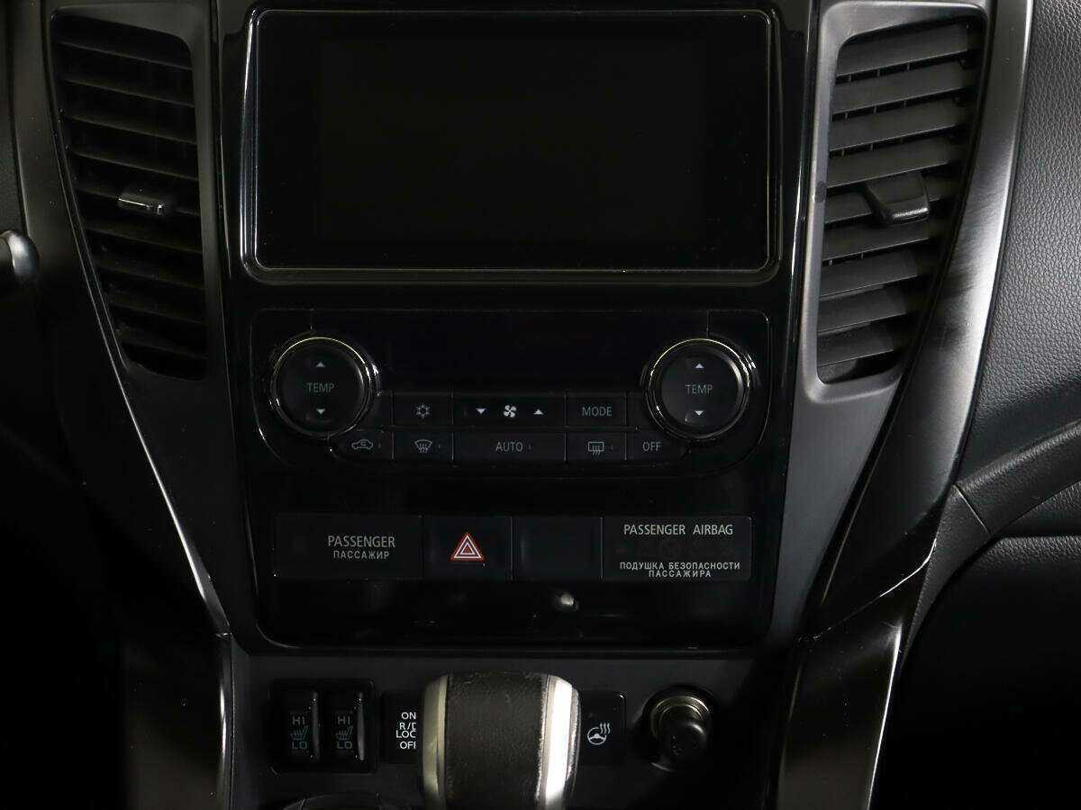 Митсубиши Паджеро Спорт б/у, 2017, Автоматическая. Фото: #11