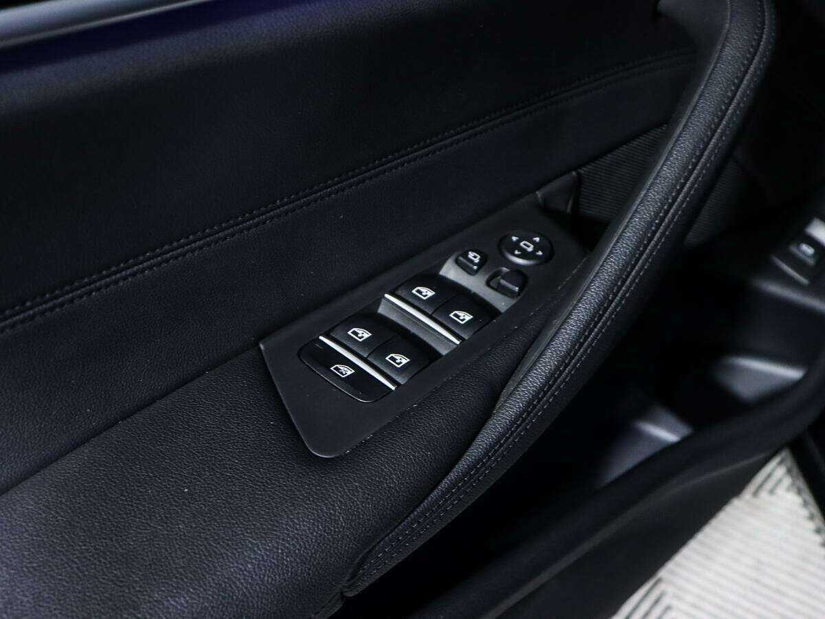 БМВ 5 серии б/у, 2017, Автоматическая. Фото: #16