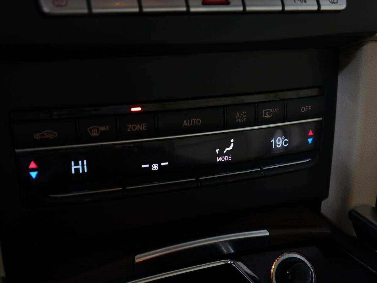 Мерседес-Бенц Е-Класс б/у, 2015, Автоматическая. Фото: #15