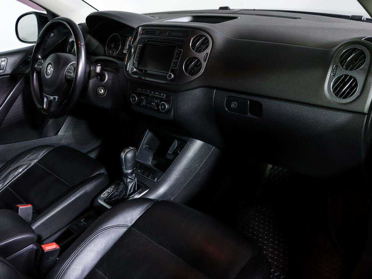 Volkswagen Tiguan б/у, 2012, Автоматическая. Фото: #5