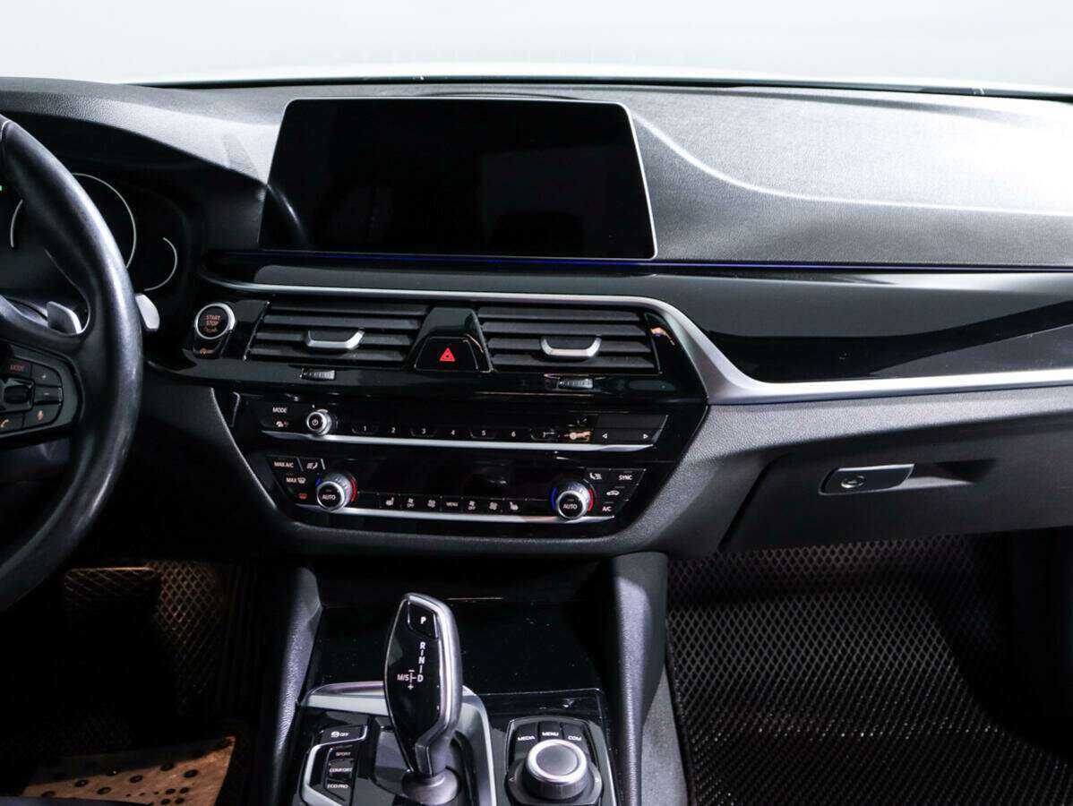 БМВ 5 серии б/у, 2018, Автоматическая. Фото: #10