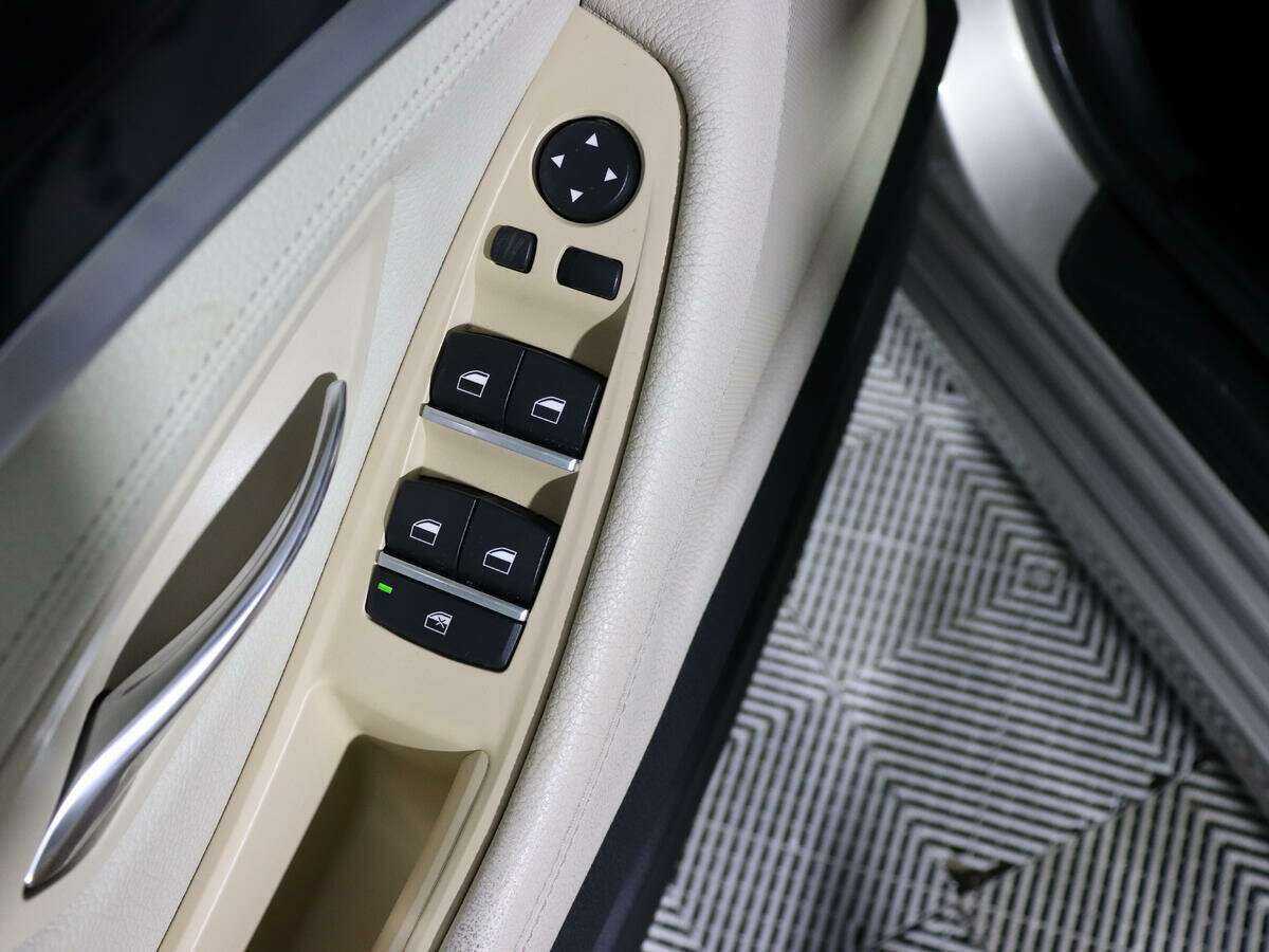 БМВ 5 серии б/у, 2012, Автоматическая. Фото: #12