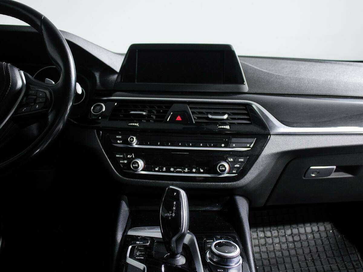 БМВ 5 серии б/у, 2017, Автоматическая. Фото: #10