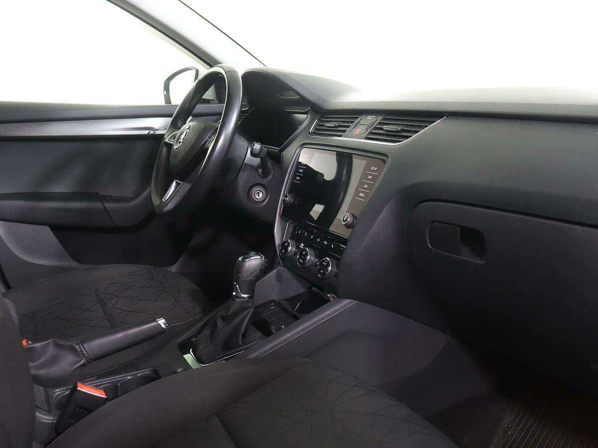 Шкода Октавия б/у, 2019, Роботизированная. Фото: #7