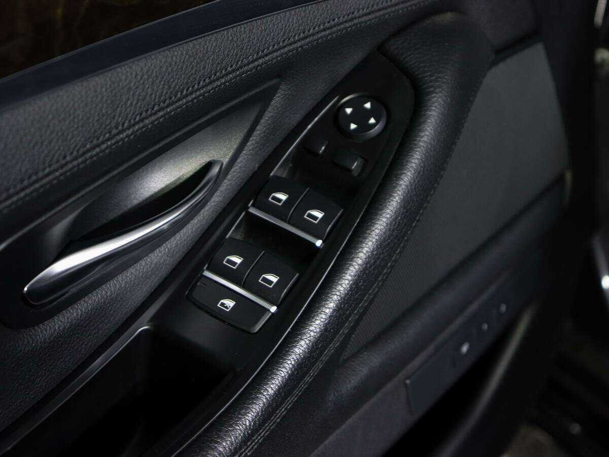 БМВ 5 серии б/у, 2015, Автоматическая. Фото: #12