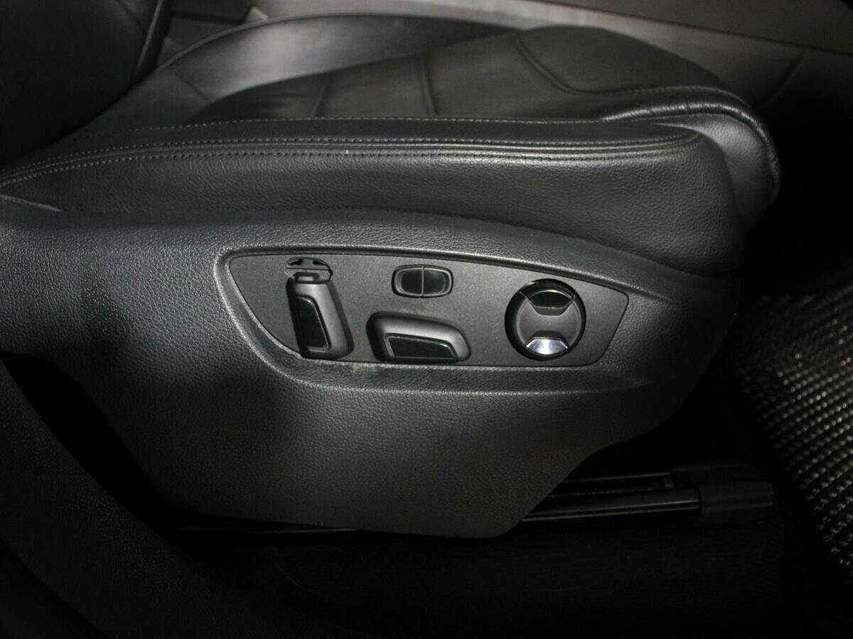 Volkswagen Touareg б/у, 2015, Автоматическая. Фото: #13