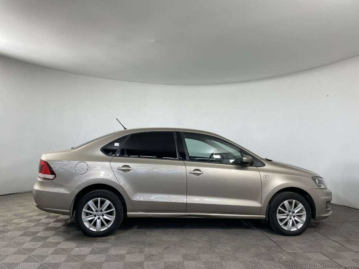 Фольксваген Поло б/у, 2015, Механическая. Фото: #2