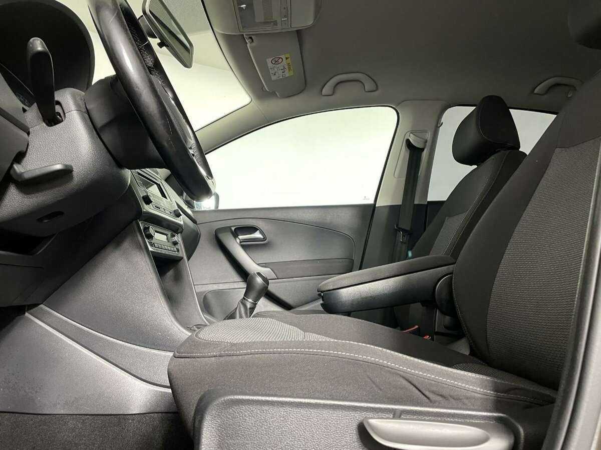 Фольксваген Поло б/у, 2015, Механическая. Фото: #8