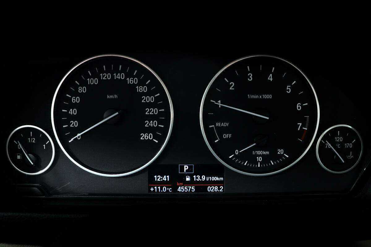 БМВ 3 серии б/у, 2016, Автоматическая. Фото: #9