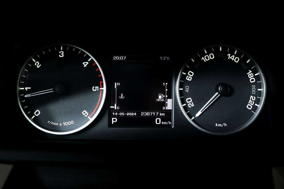 Лэнд Ровер Дискавери б/у, 2015, Автоматическая. Фото: #7