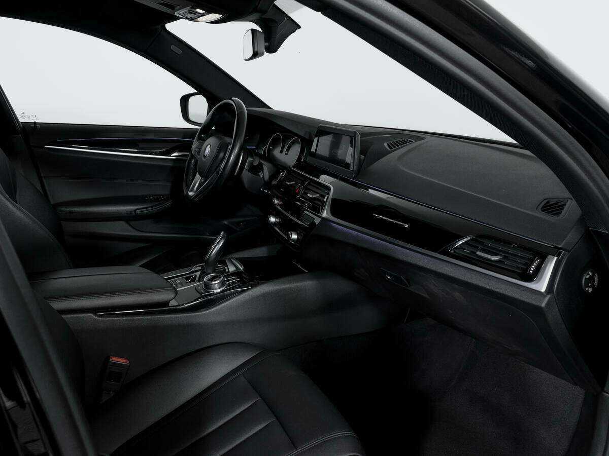 БМВ 5 серии б/у, 2017, Автоматическая. Фото: #8