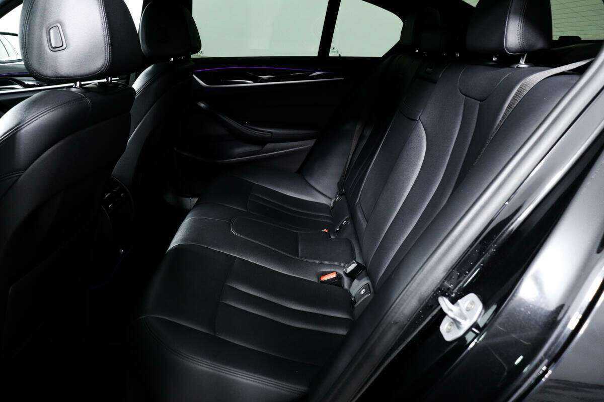 БМВ 5 серии б/у, 2017, Автоматическая. Фото: #11