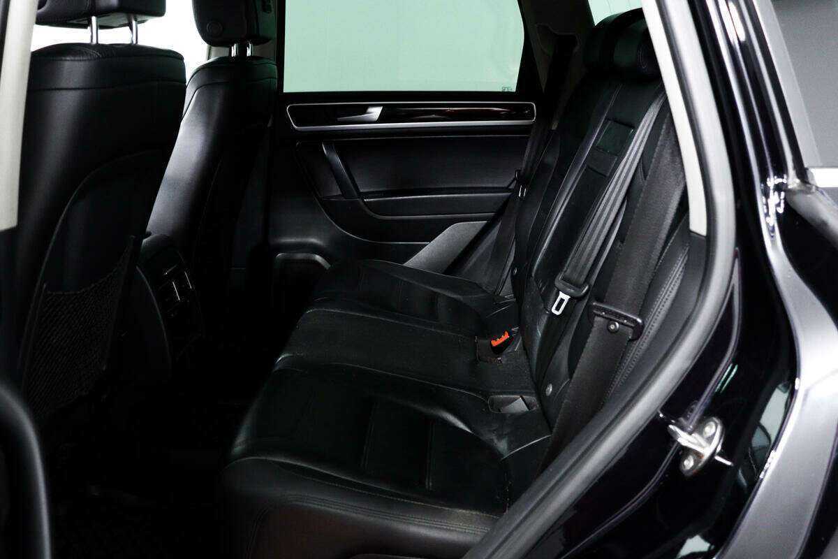 Volkswagen Touareg б/у, 2012, Автоматическая. Фото: #10