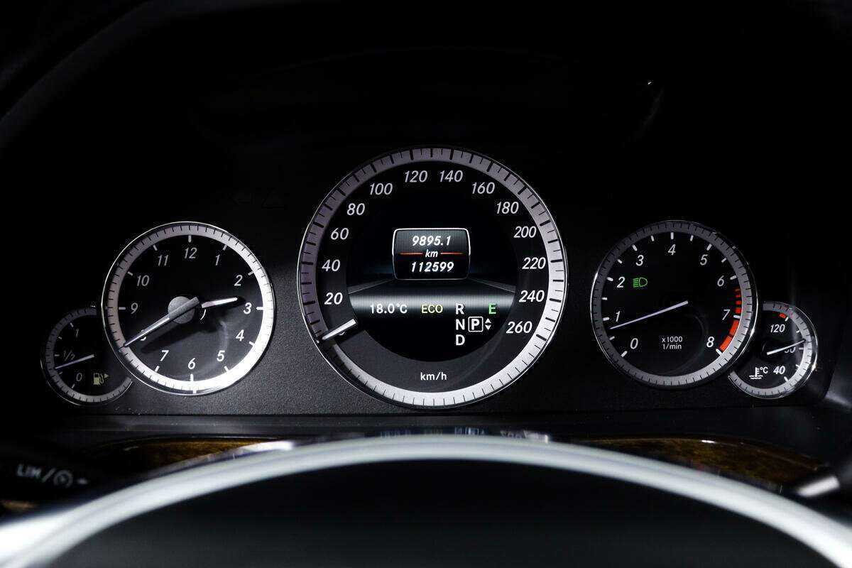 Мерседес-Бенц Е-Класс б/у, 2012, Автоматическая. Фото: #9