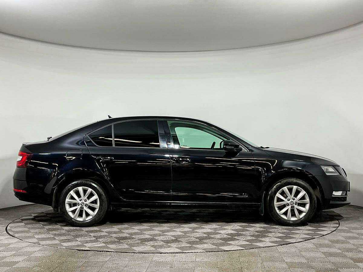 Шкода Октавия б/у, 2018, Роботизированная. Фото: #3