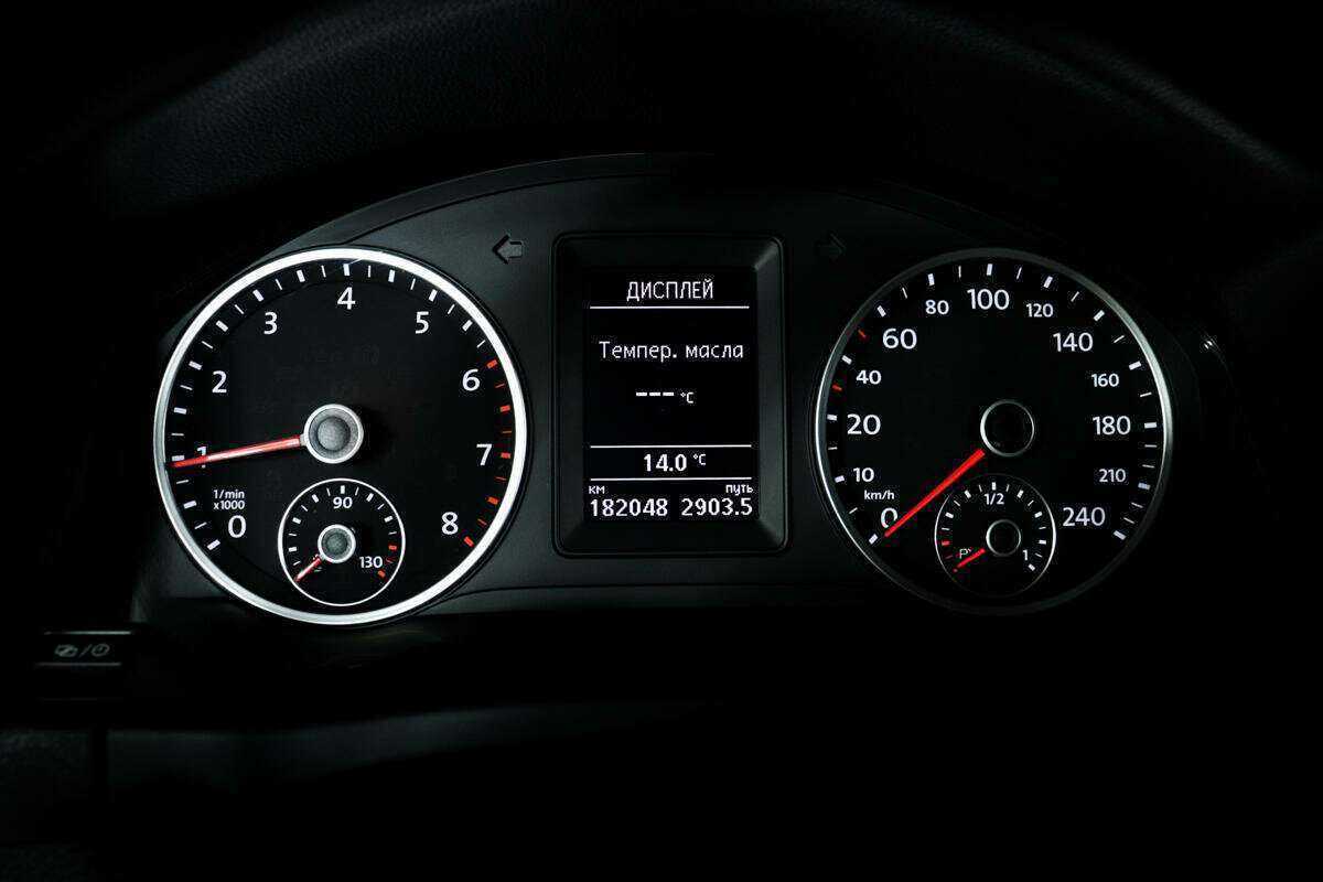 Volkswagen Tiguan б/у, 2016, Роботизированная. Фото: #9