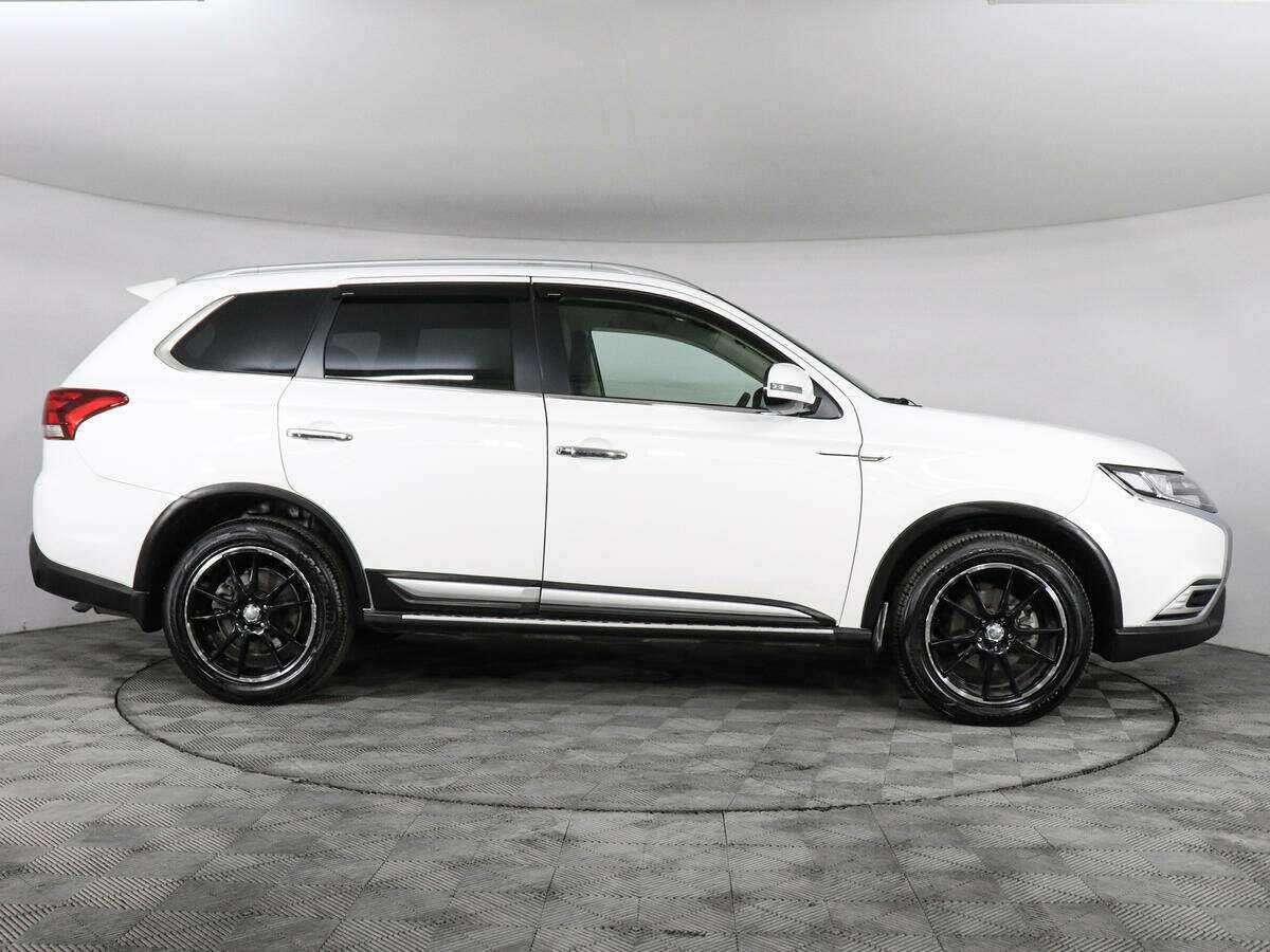 Митсубиши Оутлэндер б/у, 2020, Вариатор. Фото: #3