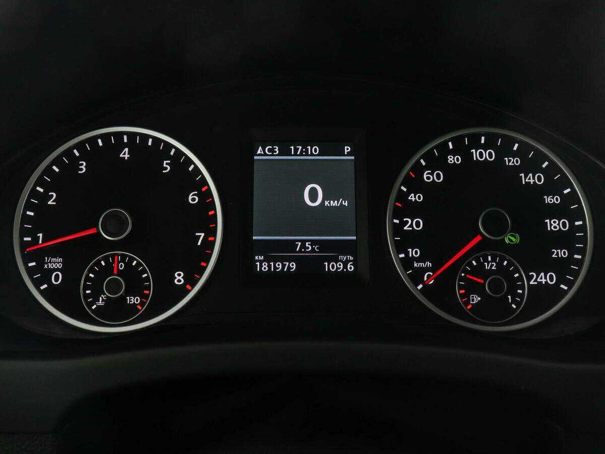 Volkswagen Tiguan б/у, 2012, Автоматическая. Фото: #6