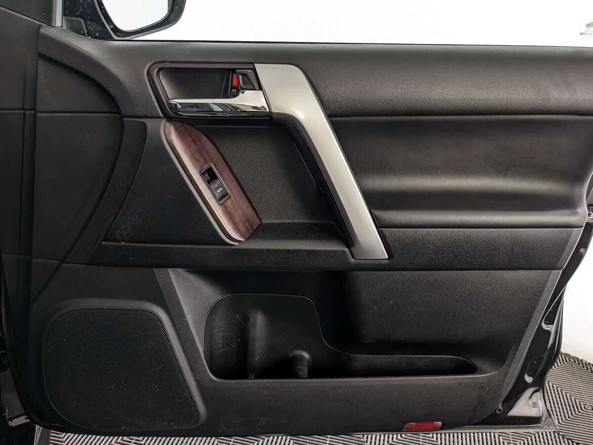 Toyota Land Cruiser Prado б/у, 2016, Автоматическая. Фото: #18