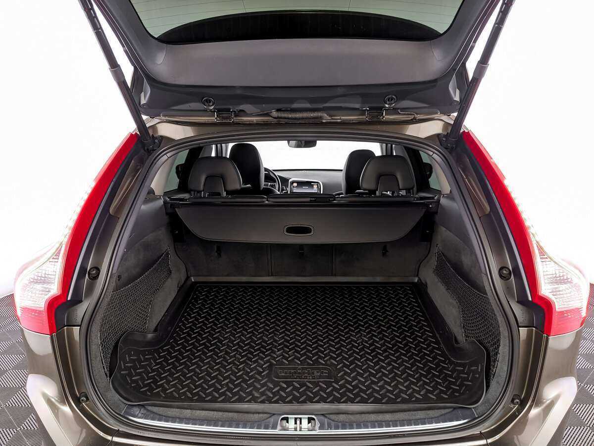 Вольво ИксЦ60 б/у, 2015, Автоматическая. Фото: #9