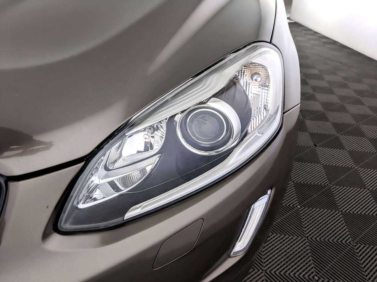 Вольво ИксЦ60 б/у, 2015, Автоматическая. Фото: #15