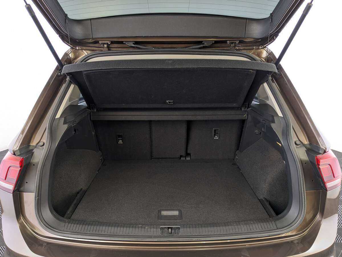 Volkswagen Tiguan б/у, 2020, Механическая. Фото: #9