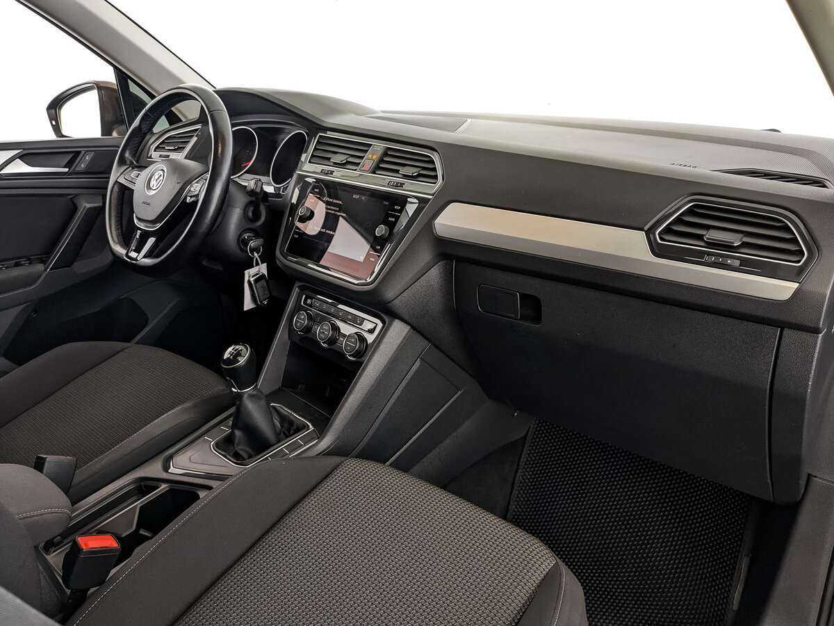 Volkswagen Tiguan б/у, 2020, Механическая. Фото: #11