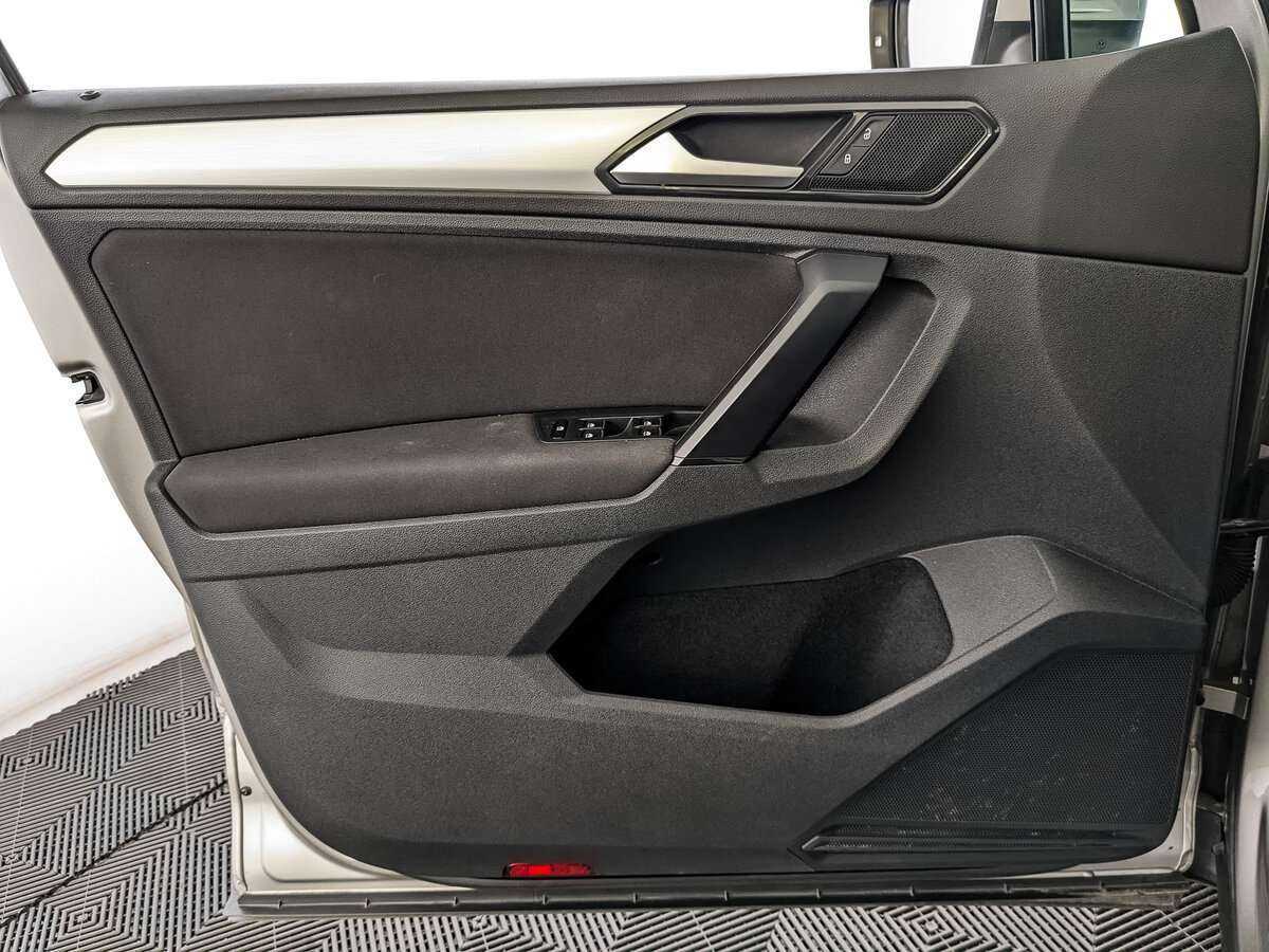 Volkswagen Tiguan б/у, 2017, Роботизированная. Фото: #14