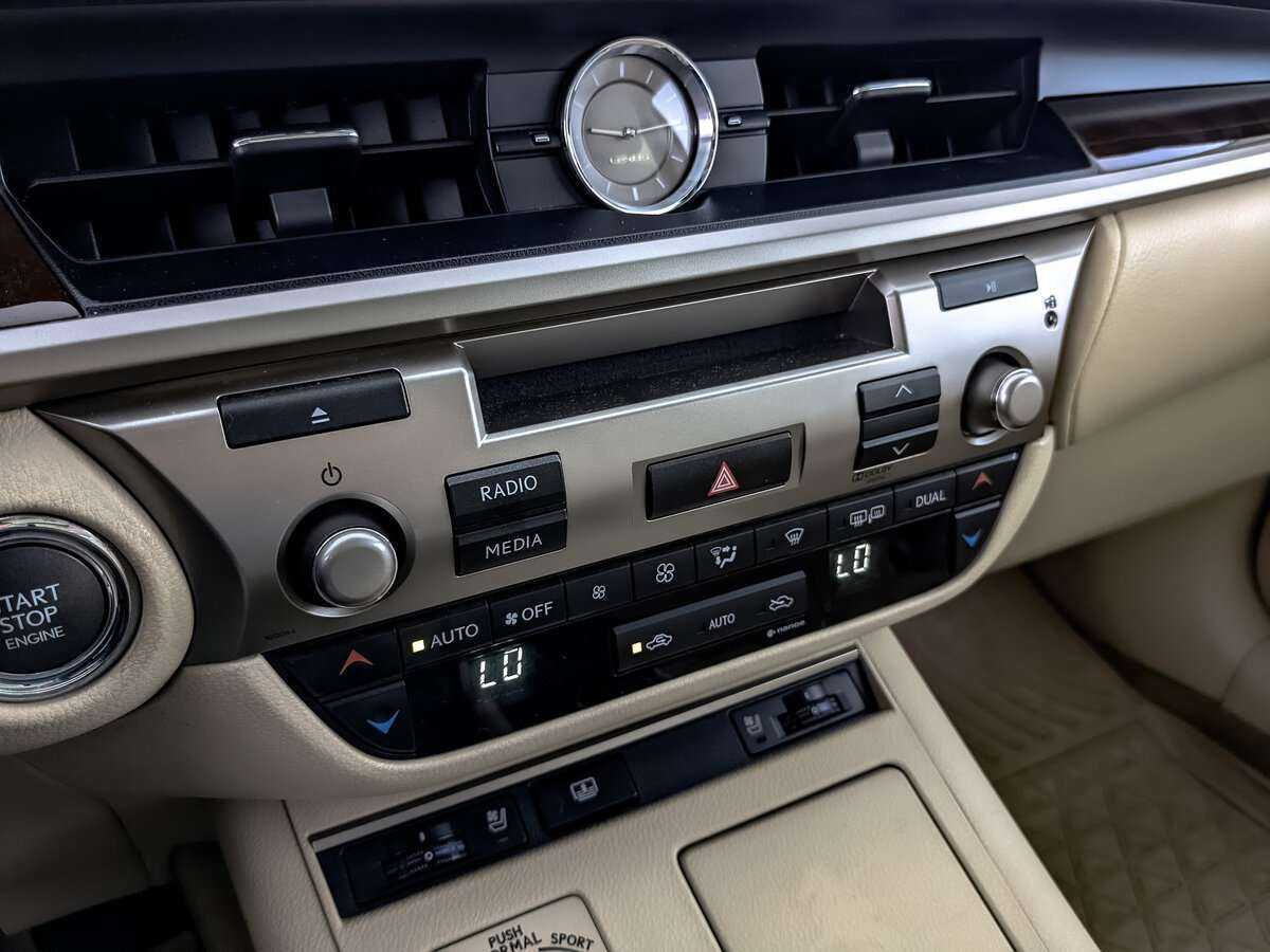 Лексус ЕС б/у, 2013, Автоматическая. Фото: #20