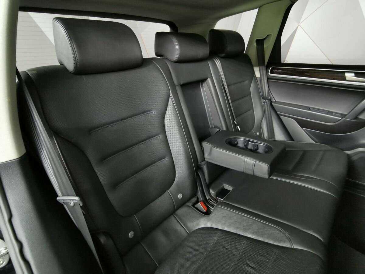 Volkswagen Touareg б/у, 2012, Автоматическая. Фото: #12