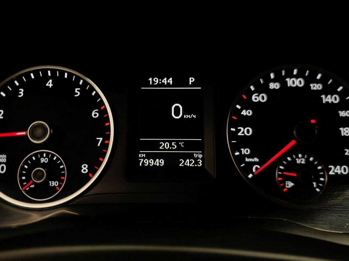 Volkswagen Tiguan б/у, 2013, Роботизированная. Фото: #15