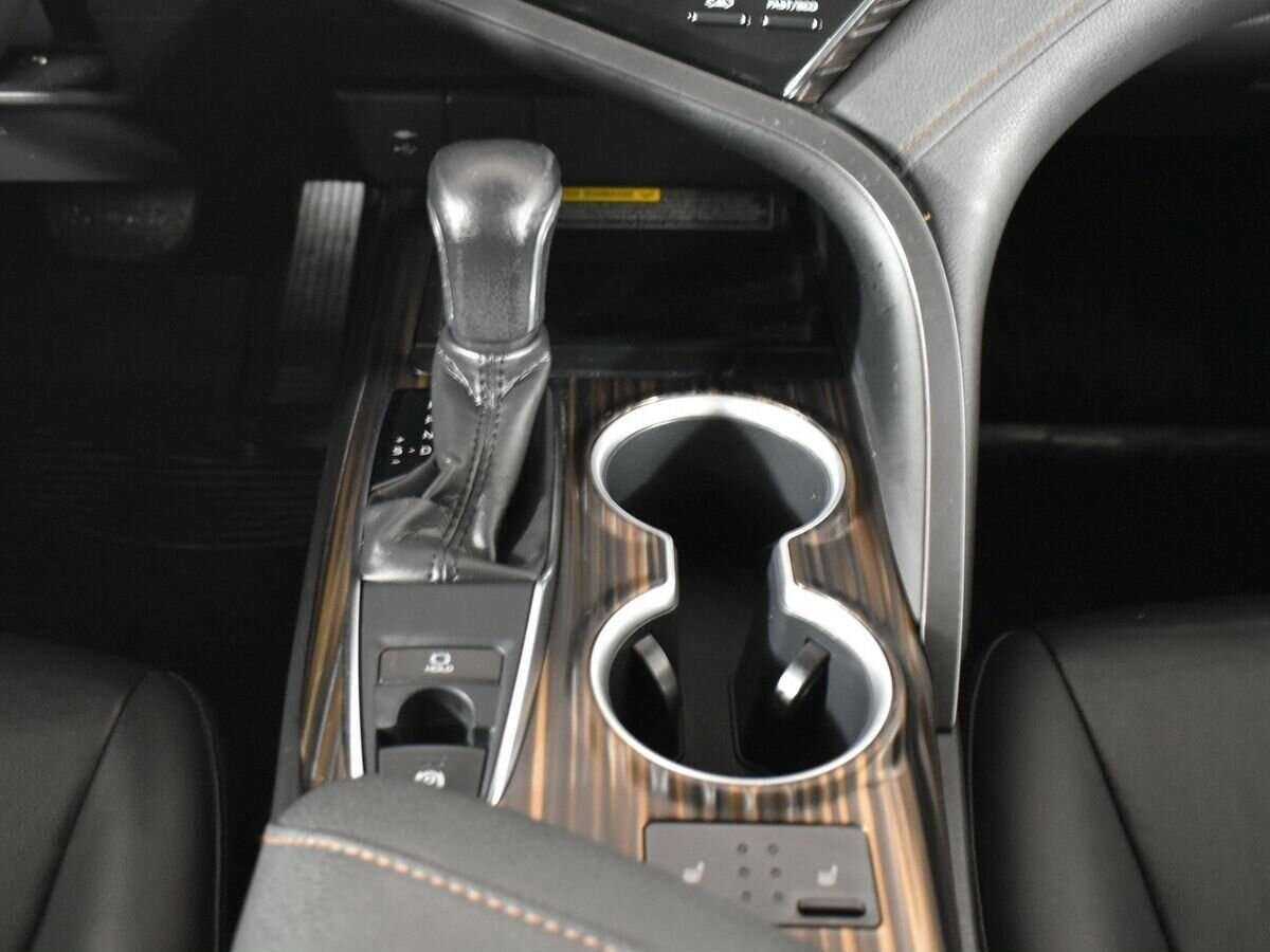 Toyota Camry б/у, 2020, Автоматическая. Фото: #12