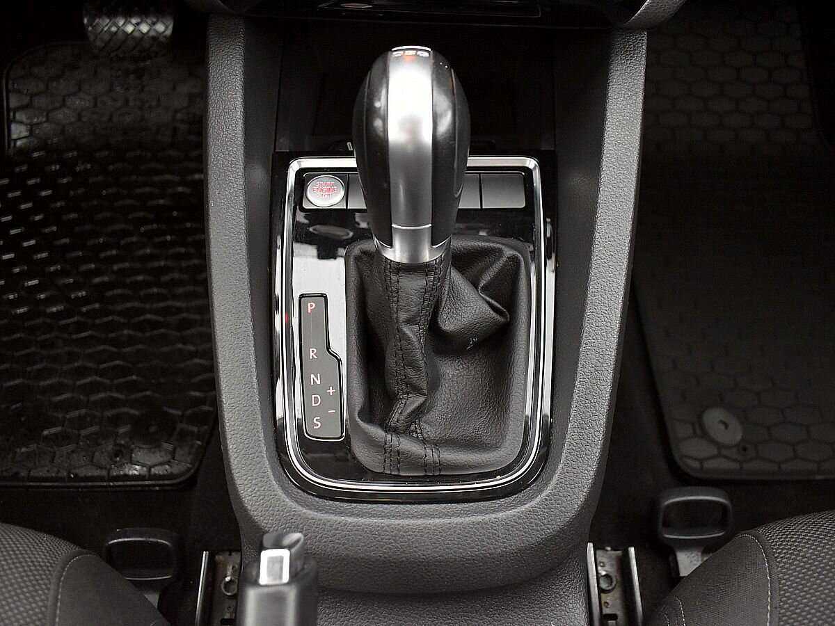 Volkswagen Jetta б/у, 2017, Роботизированная. Фото: #13