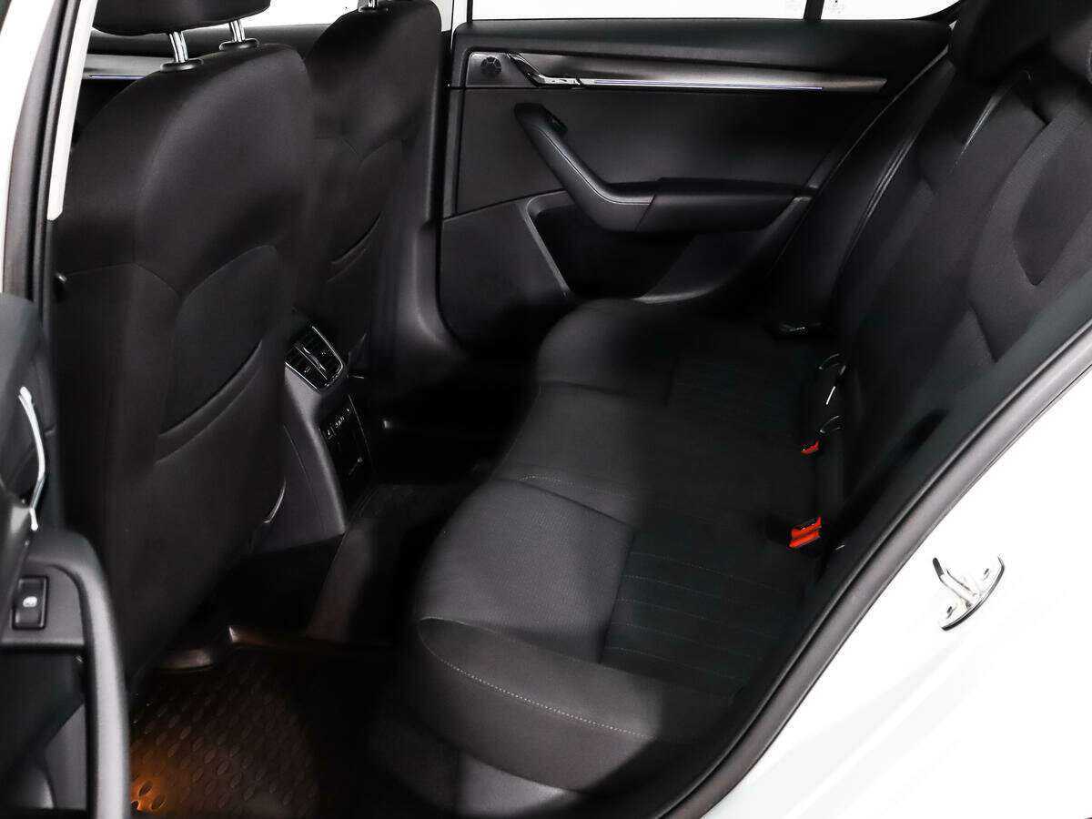 Шкода Октавия б/у, 2018, Роботизированная. Фото: #9