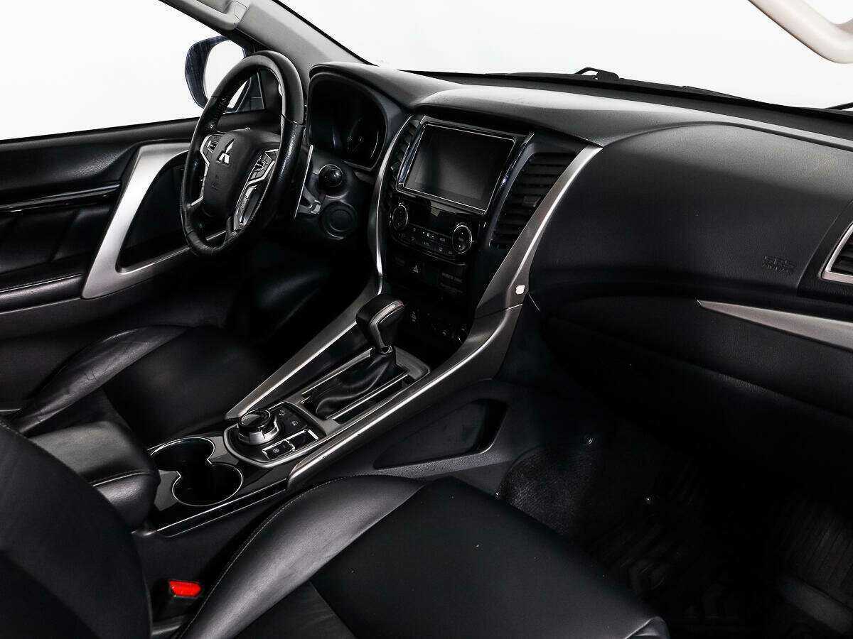 Митсубиши Паджеро Спорт б/у, 2016, Автоматическая. Фото: #12