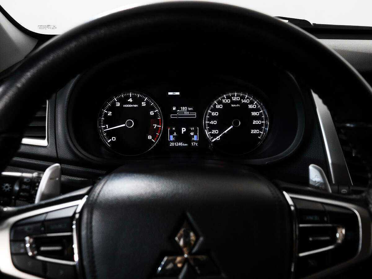 Митсубиши Паджеро Спорт б/у, 2016, Автоматическая. Фото: #17