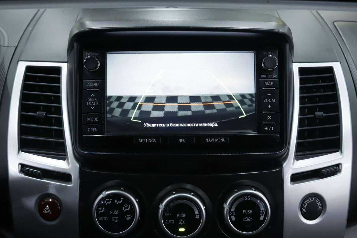 Митсубиши Паджеро Спорт б/у, 2015, Автоматическая. Фото: #12