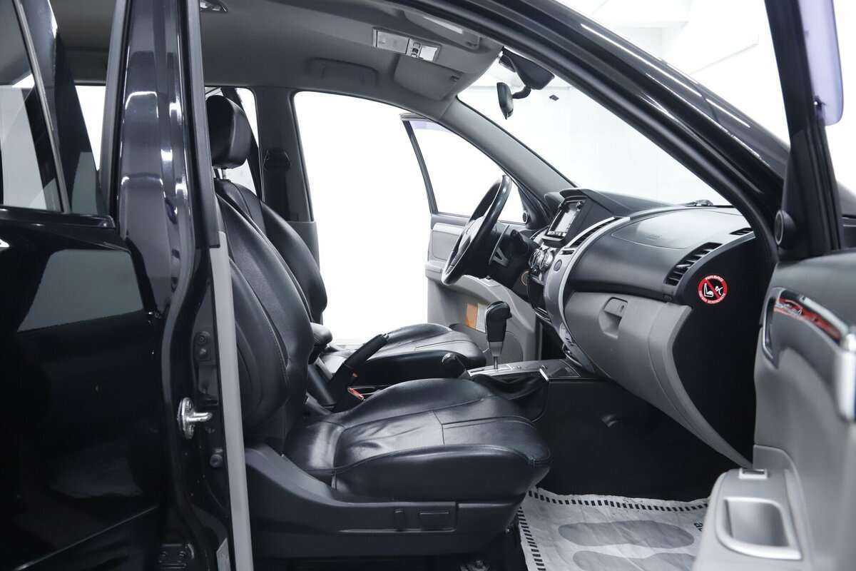 Митсубиши Паджеро Спорт б/у, 2015, Автоматическая. Фото: #15