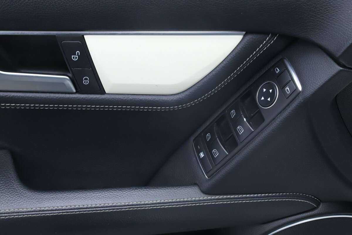 Мерседес-Бенц Ц-Класс б/у, 2014, Автоматическая. Фото: #7