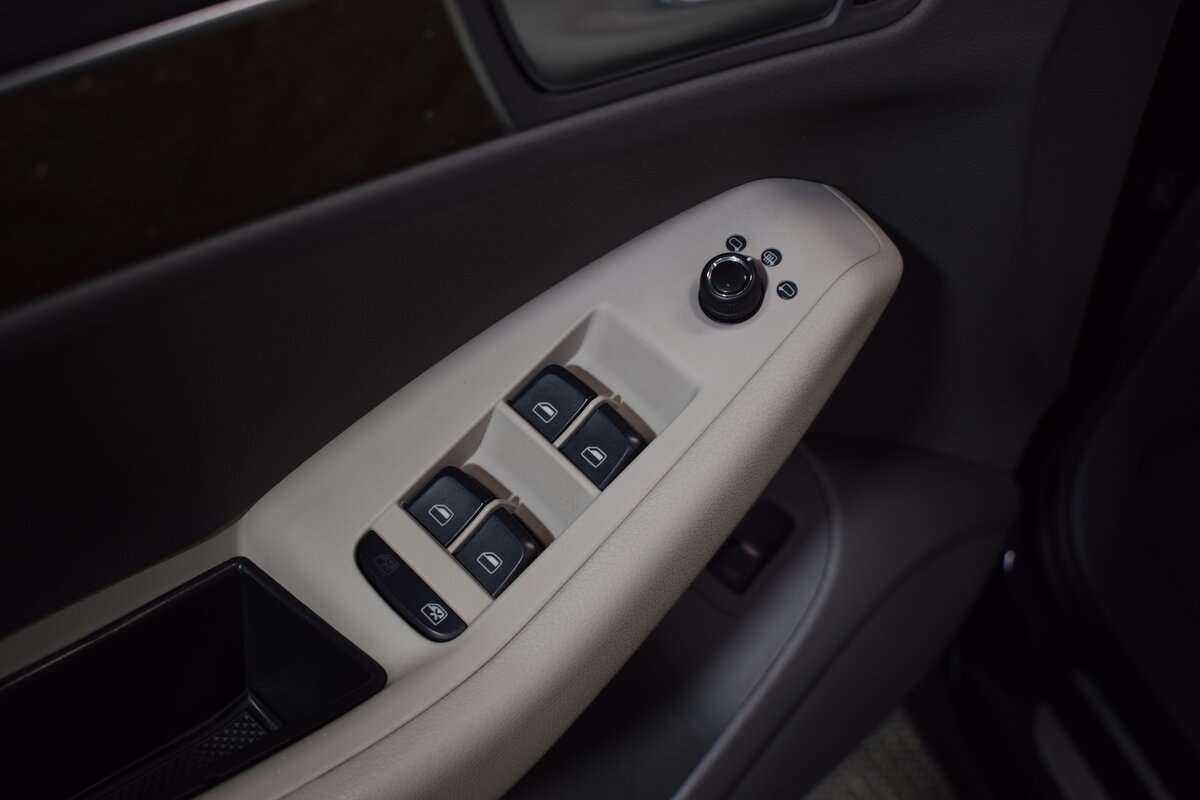 Ауди К5 б/у, 2012, Роботизированная. Фото: #11